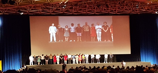 Nach der Premiere des Films - Regisseur und Schauspieler auf der Bühne Nach der Premiere des Films - Regisseur und Schauspieler auf der Bühne