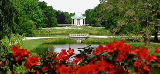Blick zum Tempel in der Karlsaue Blick zum Tempel in der Karlsaue