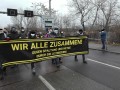 Transparent an der Spitze des Demozuges.