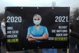 Plakat enttäuschter Pflegekräfte.