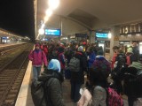 Menschenmassen auf den Bahnsteig von Münster