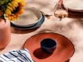 Sommerwein und Sonnenblumen
