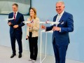 Roberta Metsola, Alexander de Croo und Carsten Spohr im Rahmen der Präsentation