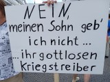 Demonstrantin mit Schild, Berlin, 03.08.2024