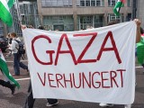 Teilnehmer mit Banner, Stuttgart, 27.07.2025