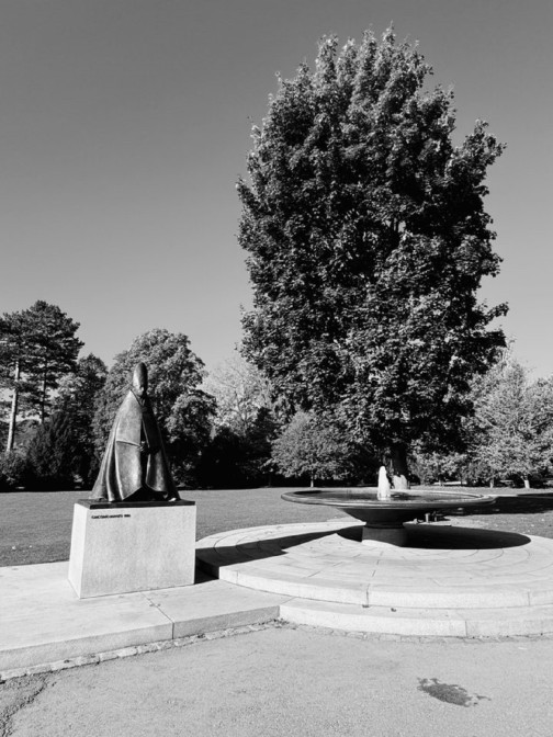 Statuetten Kardinal Karl am Tegernsee-Bayern